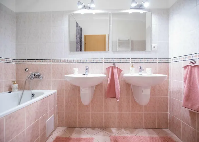 Spacious In The Old Town Of Апартаменты